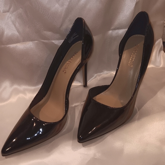 Nwot open to offers Black patent D'orsay pump s8 - Picture 1 of 3